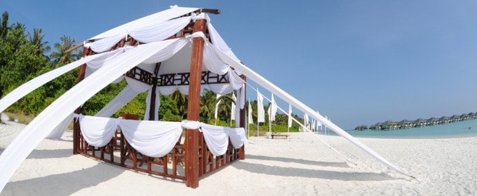 Sun Island Wedding Ceremony Hut op het strand